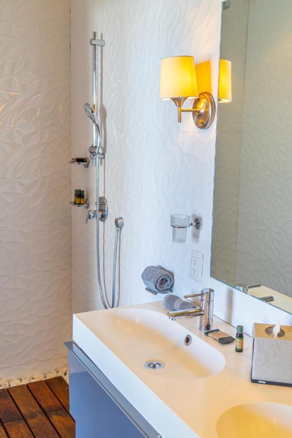 Suites At Sapphire Ocean Club بويرتو فالارتا المظهر الخارجي الصورة