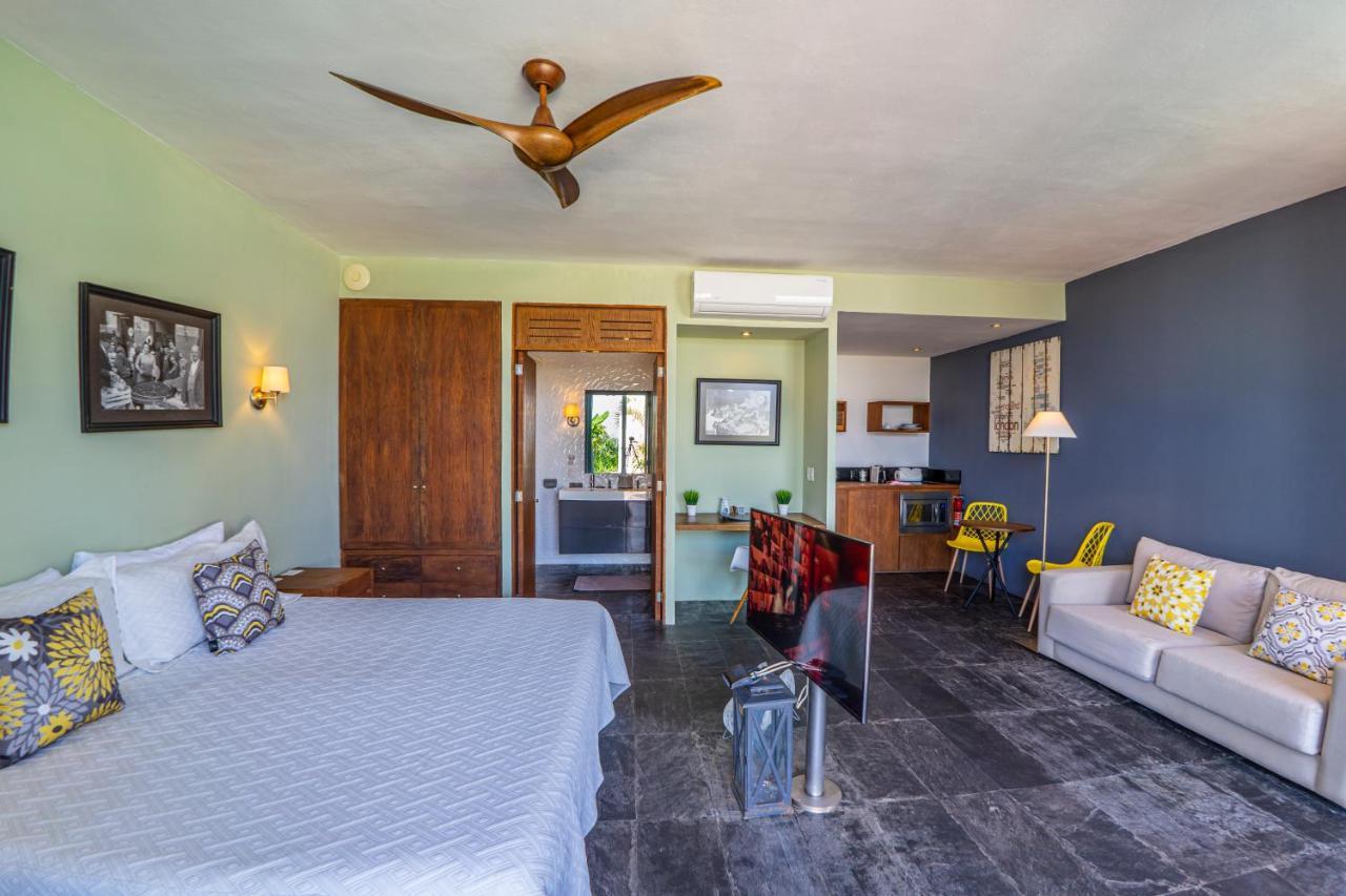 Suites At Sapphire Ocean Club بويرتو فالارتا المظهر الخارجي الصورة