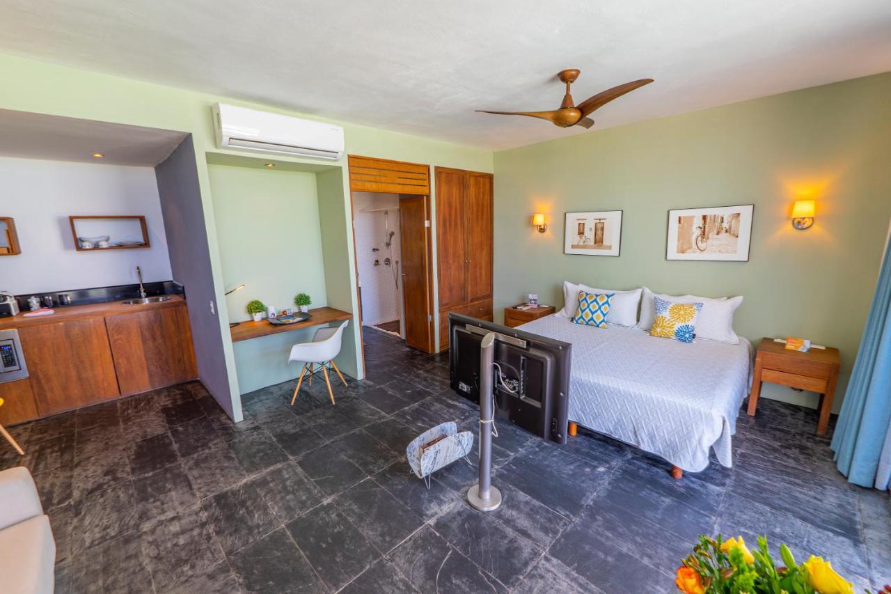 Suites At Sapphire Ocean Club بويرتو فالارتا المظهر الخارجي الصورة